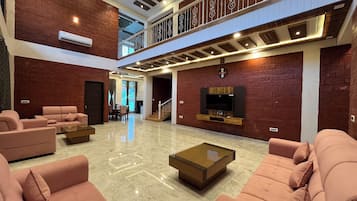 Villa, 5 Bedrooms, Garden View | Free WiFi