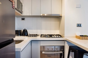 Fridge, microwave, stovetop, coffee/tea maker - Stylish Oasis in Guardia Vieja Ideal for 5 Guests (Providencia)