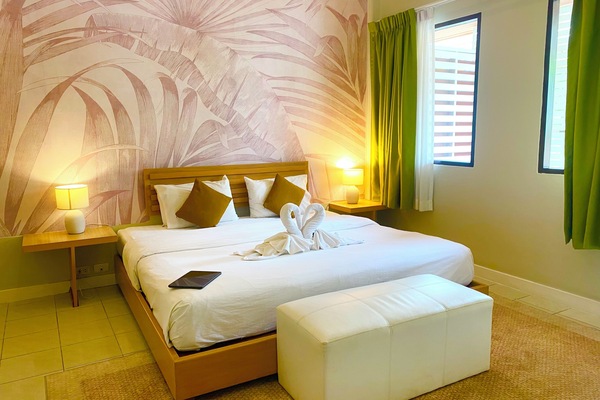 Deluxe Double Room | Minibar, in-room safe, desk, laptop workspace