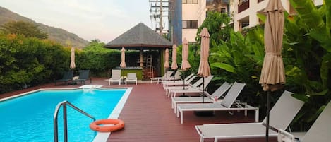 室外游泳池