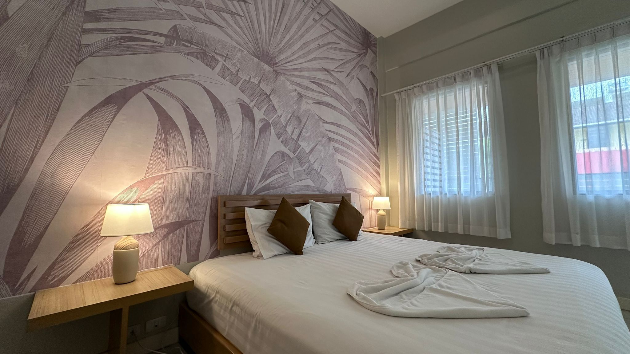 Habitació doble o amb dos llits individuals Deluxe | Caixa forta a l'habitació i wifi gratuïta 