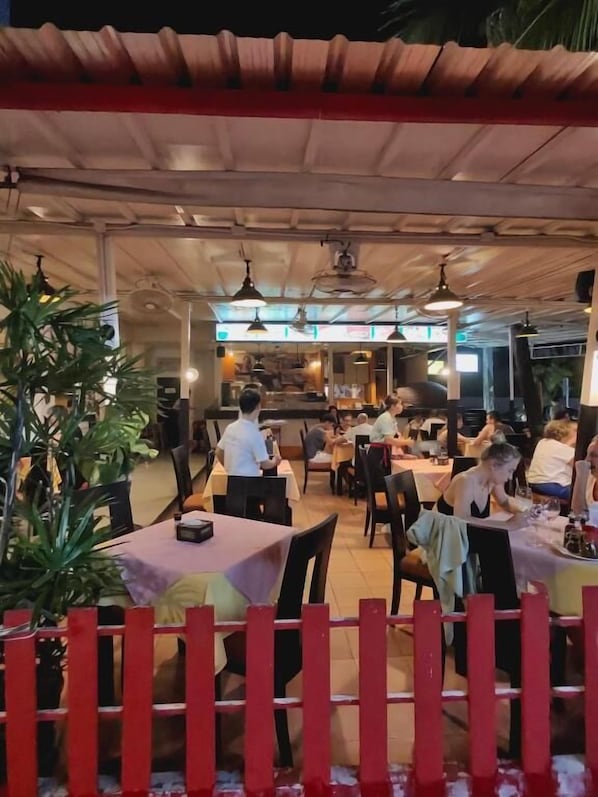 Daily buffet breakfast for a fee - Spice & Sea Resort (Karon)