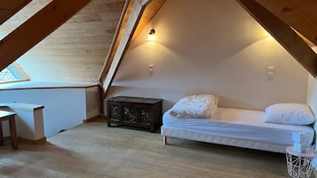 12 habitaciones, tabla de planchar con plancha y wifi gratis