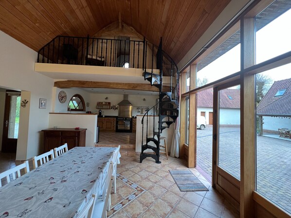 تناول الطعام