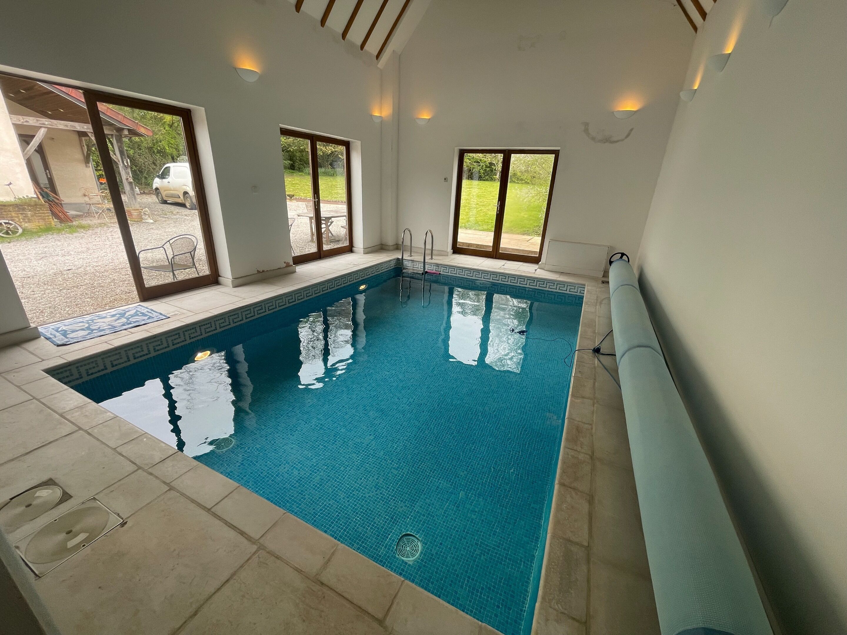 Inomhuspool och uppvärmd pool