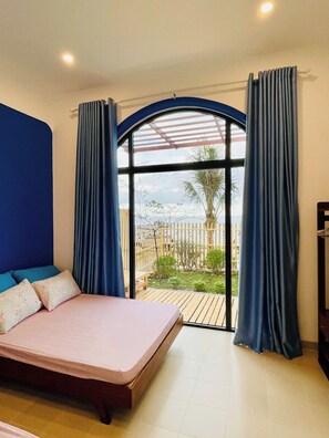 2 bedrooms, in-room safe, iron/ironing board, Internet - 2-bedroom beachfront villa with amazing seaview in Sa Huynh, Quang Ngai (Sa Huynh)