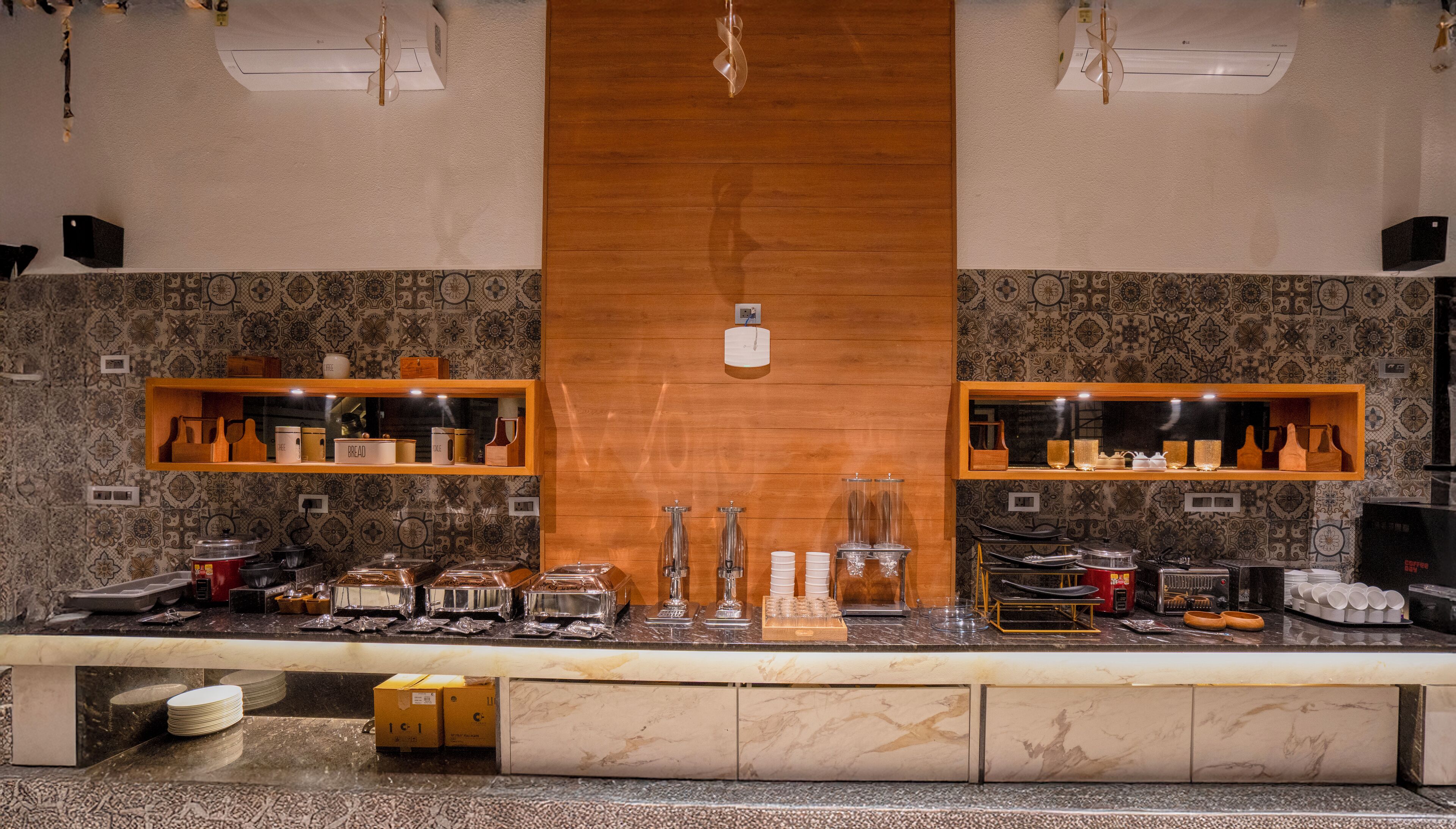 Free daily buffet breakfast 