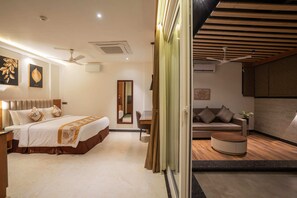 Suite ejecutiva | Caja fuerte, escritorio, espacio para trabajar con un portátil