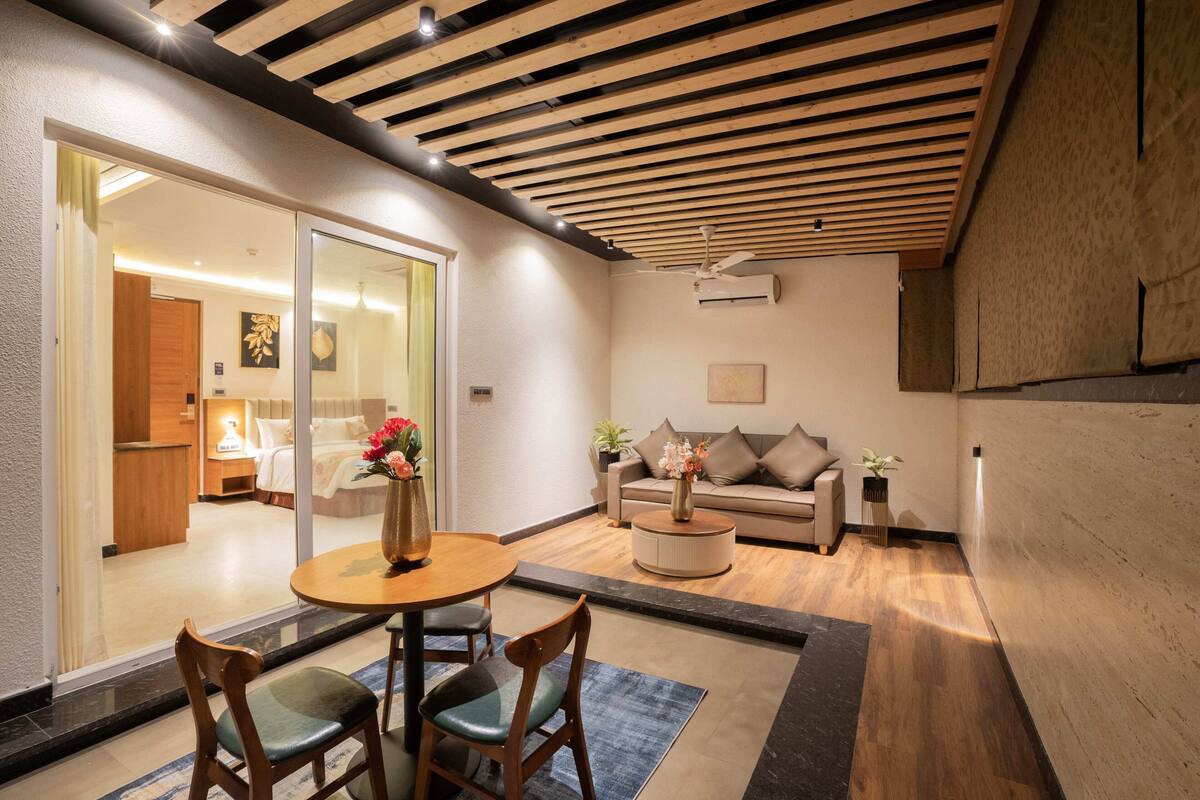 Executive Suite | In-room dining