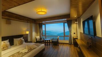 Quarto casal luxo, vista para a montanha | Quartos à prova de som, Wi-Fi de cortesia, acesso para cadeiras de rodas