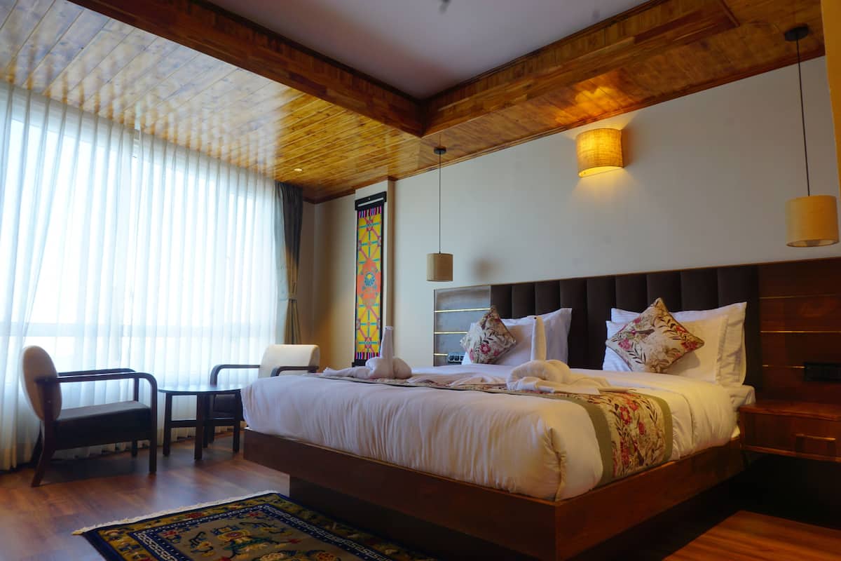 Deluxe Double Room, Hill View | Desk, laptop workspace, soundproofing, free WiFi