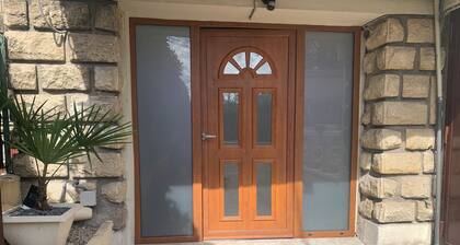 Quiet 2-room apartment near Paris, independent entrance