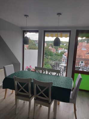 Dining - Apartment in Sopot Near Monte Cassino Street (Sopot)