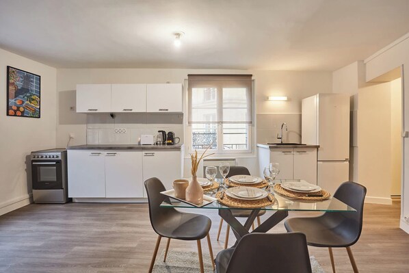 Apartment | Private kitchen | Electric kettle - Superb Apartment in the Center of Paris by Stusioprestige (Paris)