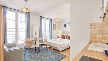 Apartment | 1 bedroom, laptop workspace, iron/ironing board, bed sheets