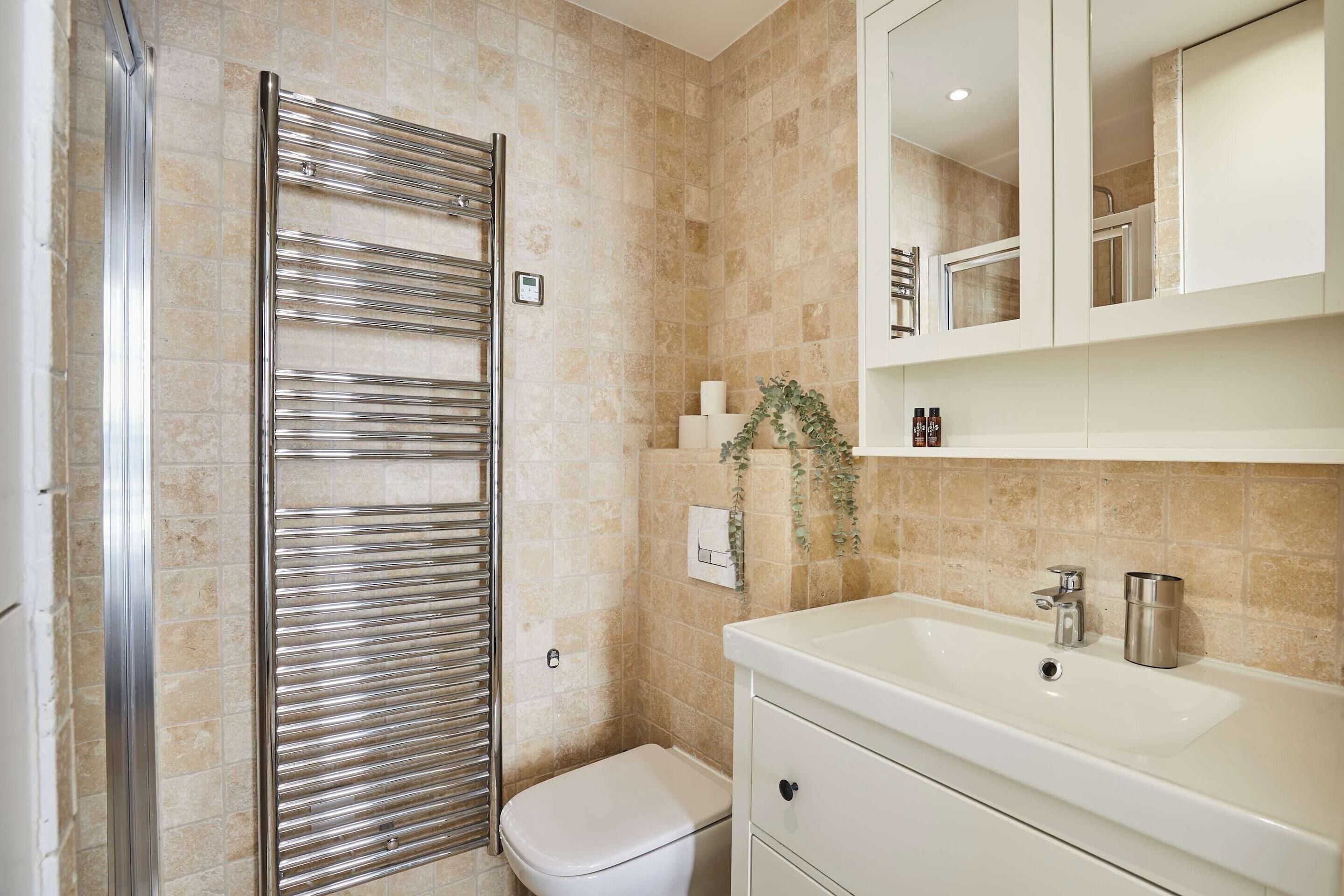 Apartamento | Baño | Secador de pelo, jabón y champú