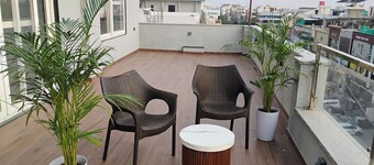 Marvelous 3-bedroom apartment with AC in Jaipur with massive deck in a lux.