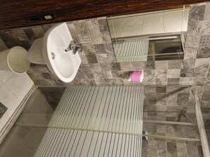 Apartment, 2 Bedrooms, Accessible, Smoking | Bathroom - Amman Apartment With Electric Heating & Wifi (Amman)