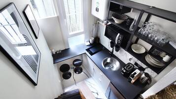 Apartamento | Cocina privada | Cafetera o tetera, frigorífico, placa de cocina y hervidor eléctrico