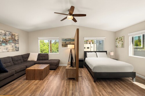 Modern Loft Retreat - North Park SD