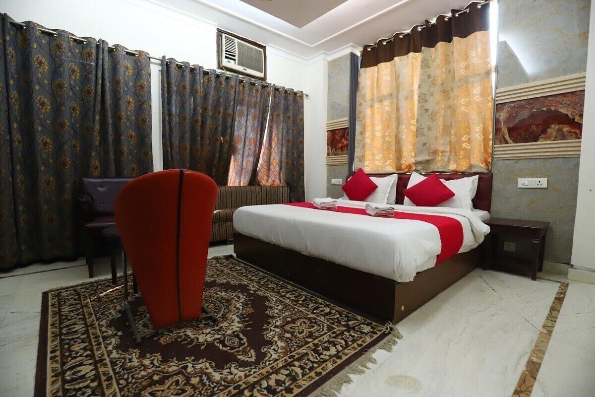 Phòng đôi Deluxe, quang cảnh thành phố | Bàn, khu vực làm việc phù hợp cho laptop, màn/rèm cản sáng 