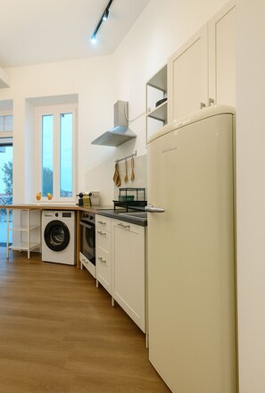 Microwave, oven