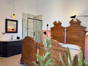 Dusche, Haartrockner, Bidet, Handtücher