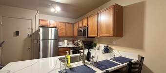 * NEW * 4BR Retreat | Heart of Campus w/ Parking