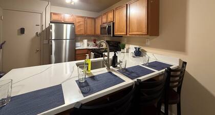 * NEW * 4BR Retreat | Heart of Campus w/ Parking
