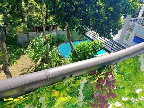 Skylodge 3 B&B - Bali Jungle Retreat with Fine Dining & Eco Pool