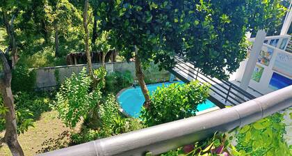 Skylodge 3 B&B - Bali Jungle Retreat with Fine Dining & Eco Pool