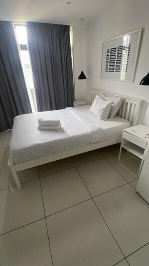 Laptop workspace, iron/ironing board, free WiFi