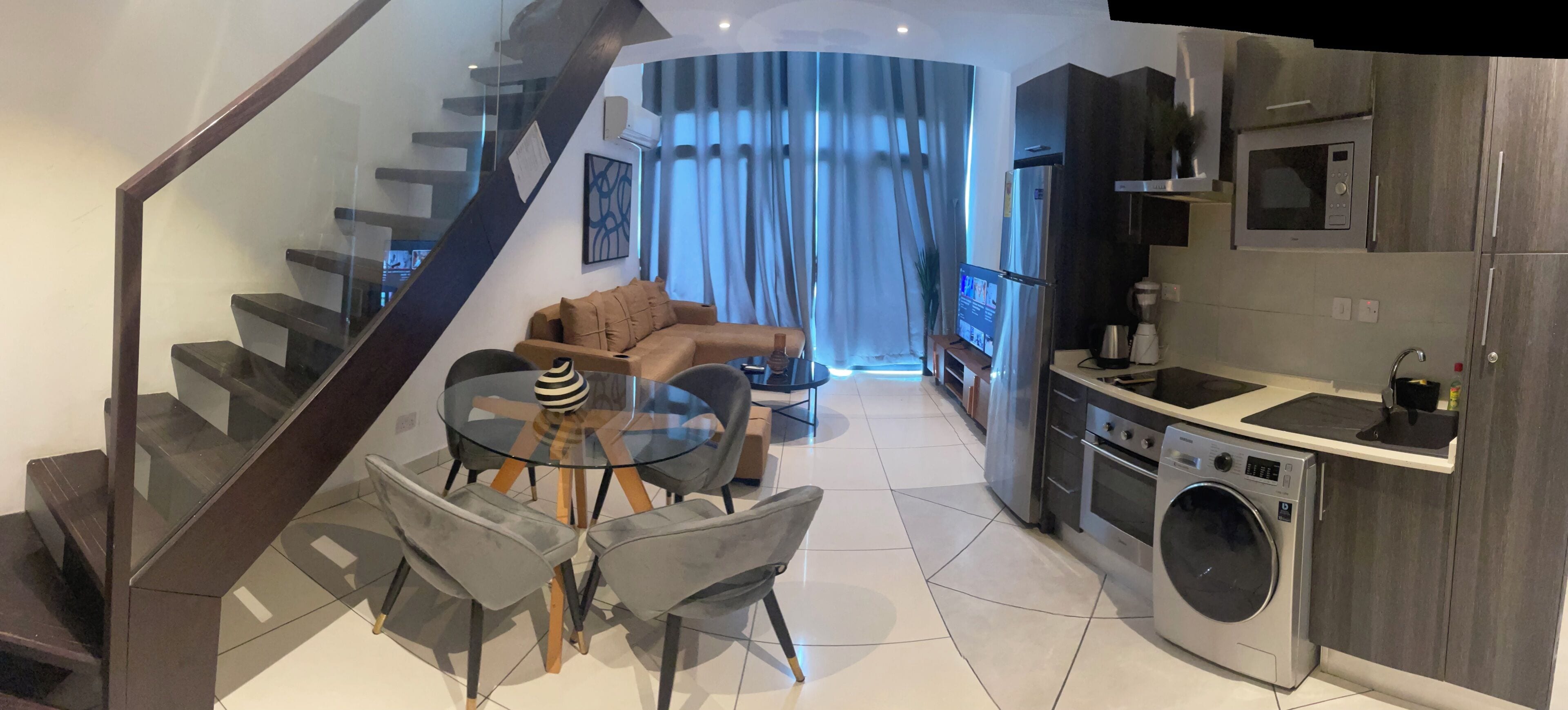 Apartament de luxe, 1 dormitori, no fumadors, vistes a la piscina | Decoració individual, mobiliari individual i escriptori 