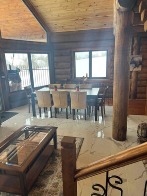 Dining - Spa & Comfort - Chalet des Originaux (Notre-Dame-Auxiliatrice-de-Buckland)