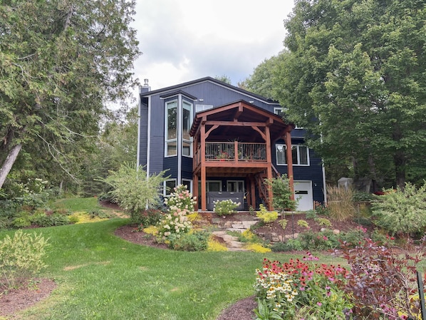 المنشأة من الخارج