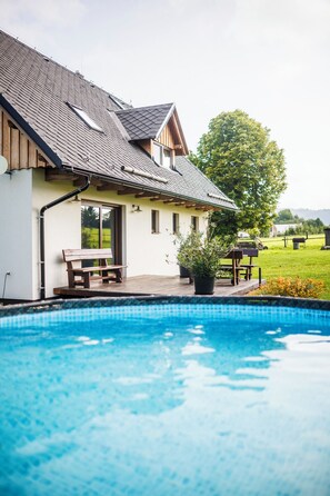 Piscine extérieure, piscine chauffée