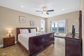 5 bedrooms, iron/ironing board, WiFi, bed sheets