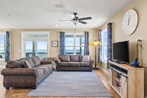 TV - Beachfront Gulf Retreat w/ Private Boardwalk + Screened Deck | Sleeps 14 | Pet Friendly (Cape San Blas)