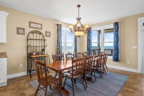 Dining - Beachfront Gulf Retreat w/ Private Boardwalk + Screened Deck | Sleeps 14 | Pet Friendly (Cape San Blas)