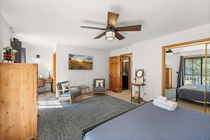 Signature House, 3 Bedrooms, Hot Tub, Mountain View | Individually decorated, individually furnished, desk, laptop workspace