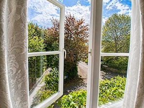 Comfort Twin Room, Garden View | Interior - Tree Hotel (Oxford)