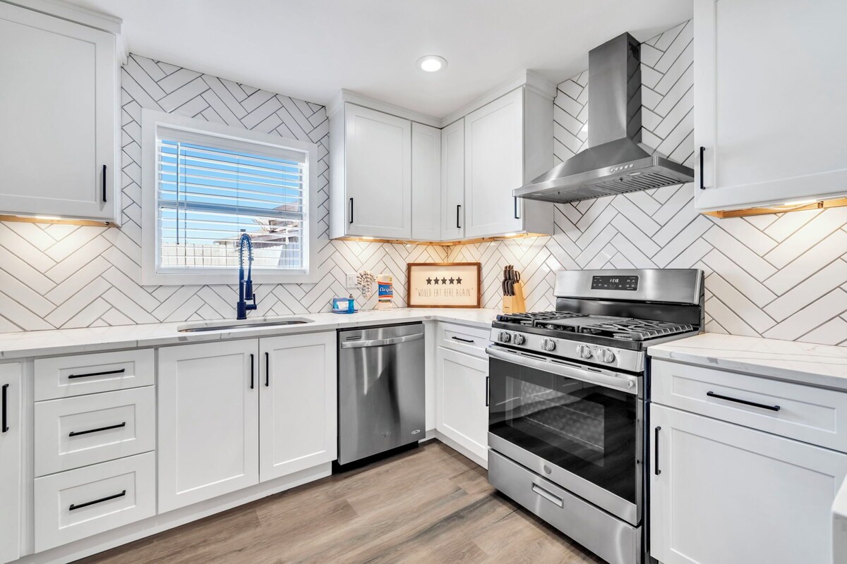 Photo 3 of Destin Harbor Haven sleeps 8, pet friendly, near beach