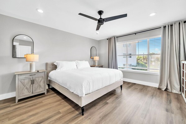 3 bedrooms, desk, iron/ironing board, free WiFi