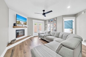 Smart-tv och eldstad