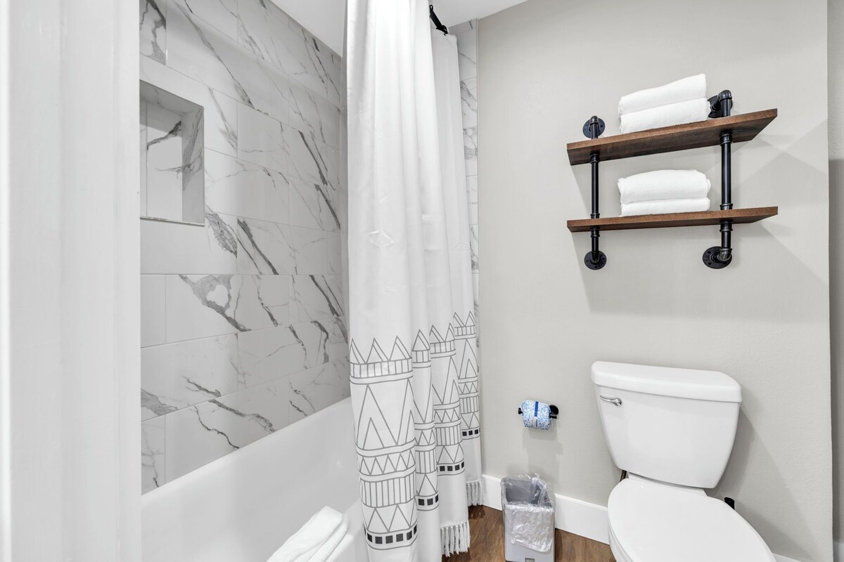 Photo 20 of Destin Harbor Haven sleeps 8, pet friendly, near beach