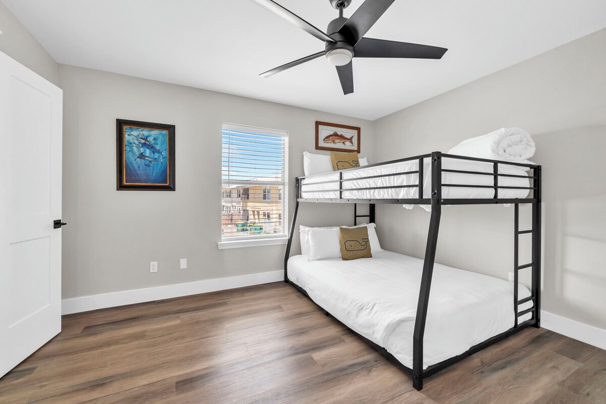 Photo 32 of Destin Harbor Haven sleeps 8, pet friendly, near beach