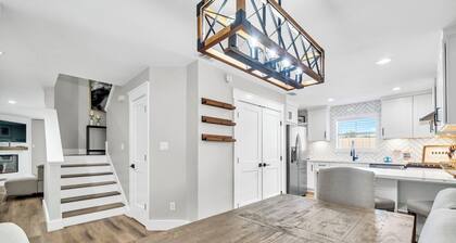 Destin Harbor Haven sleeps 8, pet friendly, near beach