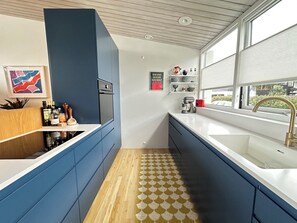Kühlschrank, Ofen, Herdplatte, Geschirrspüler