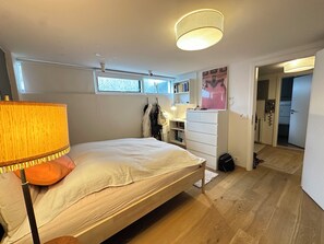 5 Schlafzimmer, Bügeleisen/Bügelbrett, Reisekinderbett, WLAN