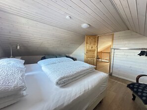 3 dormitorios, tabla de planchar con plancha, cuna de viaje y wifi